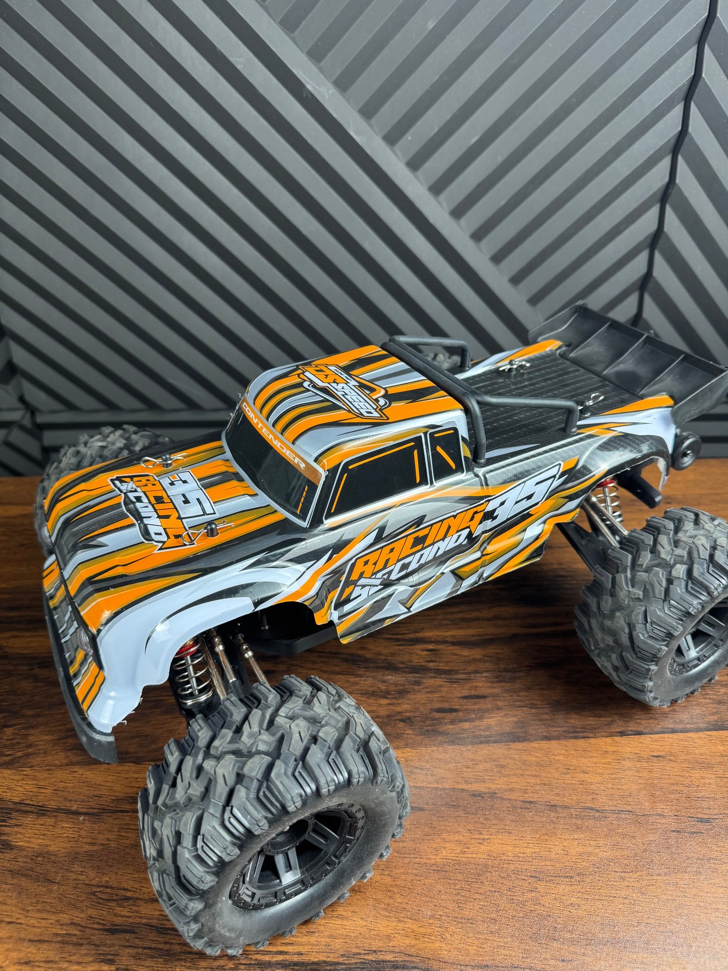 Monster RC Truck Off Road Racing Car Toy With High Speed 46km